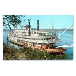 1940-1950 Plastichrome postcard Classic Stern-wheeler on the Mississippi river